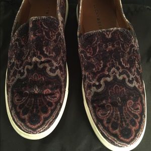 Women’s Lucky Brand Lupa Velvet Paisley Size 9.5